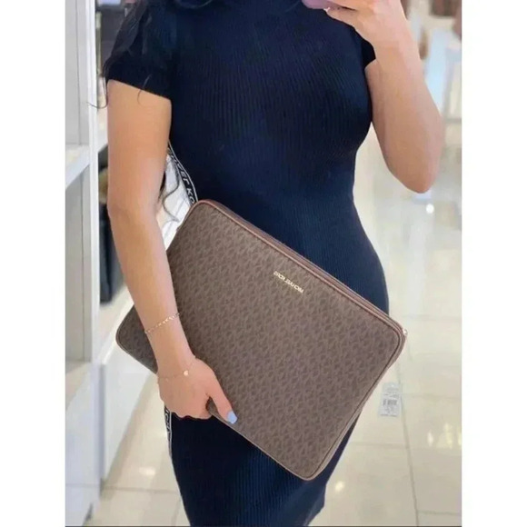 Michael Kors JetSet 13 Inch Laptop Case with Logo Leather/Coated Case Brown - Picture 2 of 12